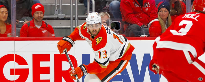 Versatile Veteran Forward Signs with the St. Louis Blues