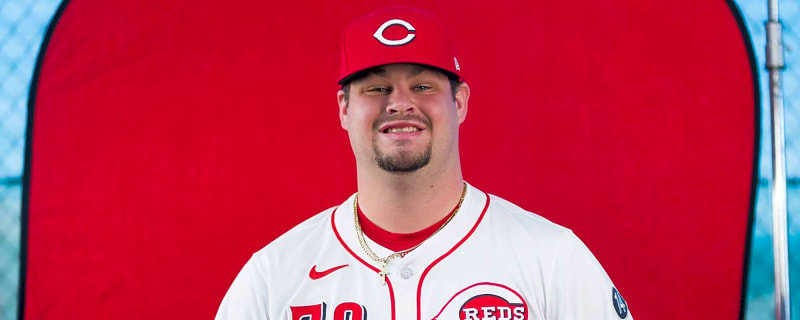 Reds promote towering righty prospect for MLB debut