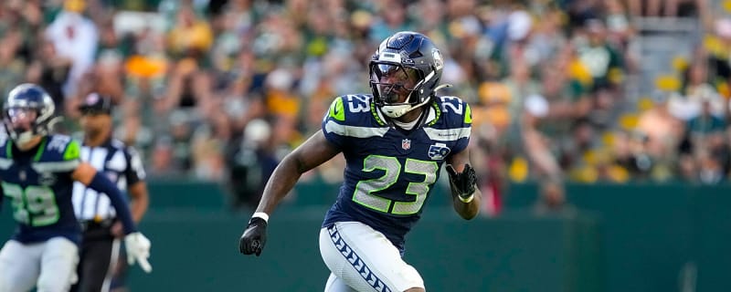 Panthers Claim D’Anthony Bell, Place Ja’Tavion Sanders On IR