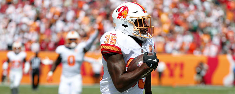 Bucs CB Jamel Dean Steals The Scene – Earns NFL Award