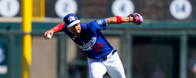 Roberts: “Hard To Imagine” Espinal Not Making Dodgers’ Roster