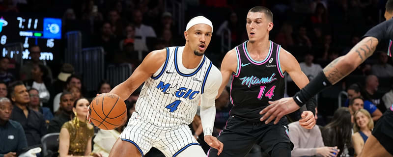 Watch: Jalen Suggs leaves a couple emotional with a pregame gender reveal