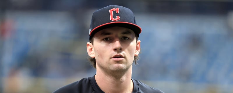 Chase DeLauter gives Jose Ramirez his flowers after Guardians steal Game 1 of ALCS from Rays