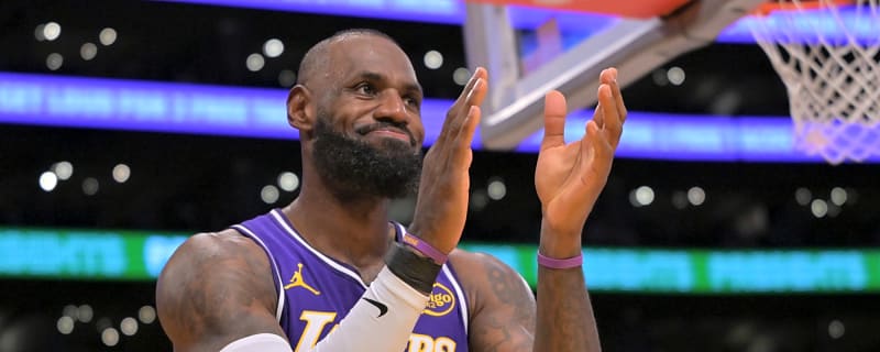 LeBron James had savage reaction on Luke Kornet after poster dunk