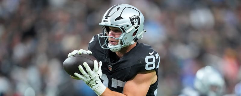 Report: Raiders Weren’t Open To Trading TE Michael Mayer Last Deadline