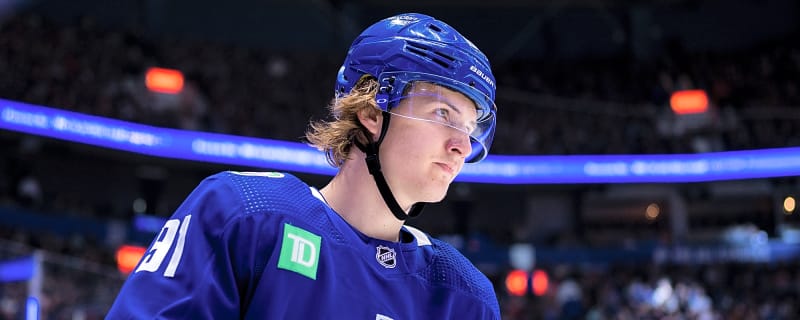 Vitali Kravtsov Returns to NHL with Canucks With Key UFA Clause