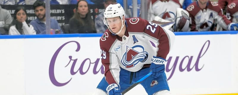Avalanche's Nathan MacKinnon records 700th assist of NHL career