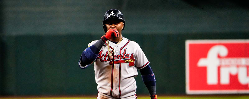 Ozzie Albies pulls a disrespectful move on umpire during game