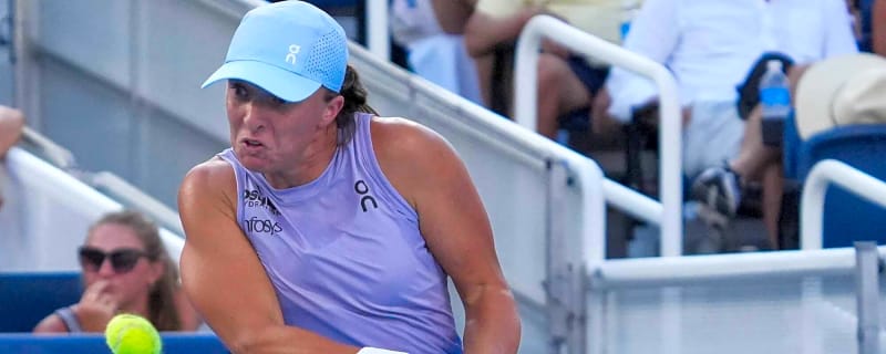 Simona Halep Shares Why She 'Really Likes' to Watch Iga Swiatek Play on the Court
