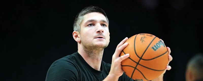 Grayson Allen gets ejected for shoving Chet Holmgren