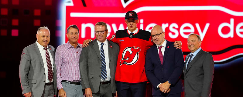 Devils Sign Anton Silayev