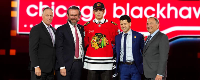 Blackhawks sign Sacha Boisvert to three-year, entry-level contract