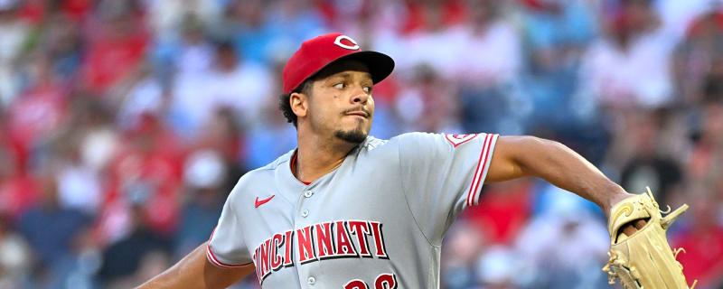 Cincinnati Reds Notes: Elly to IL, Burns Scratched, & Arroyo’s 1st Career Hit