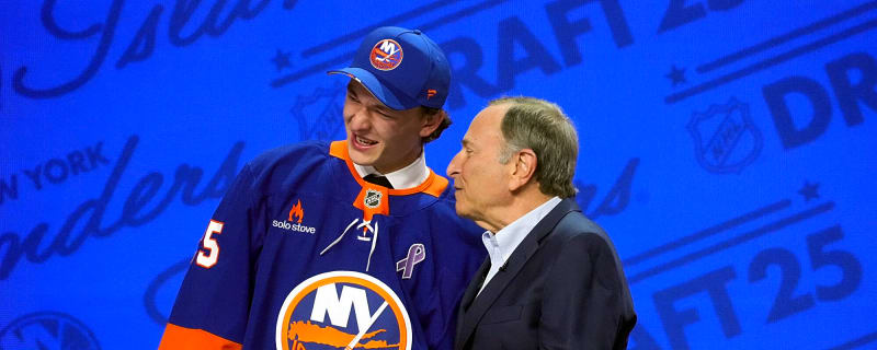 Top 2025 NHL Draft pick Matthew Schaefer makes Islanders’ opening-night roster