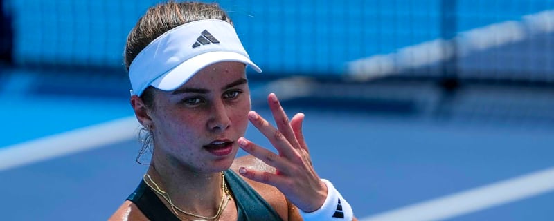 Iva Jovic and Bianca Andreescu fail to qualify for Wuhan Open after blowing one-set advantage