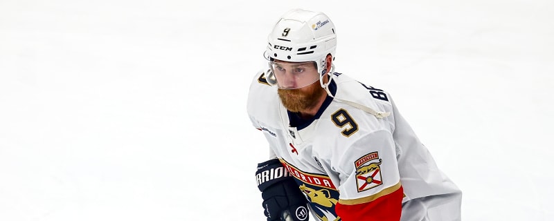 Sam Bennett stays true to his word, signs extension with Panthers