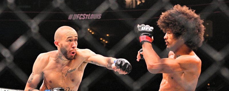 Fan-favorite shockingly leaves UFC after 30 fights and almost 15 years in the Octagon