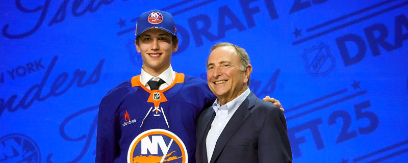 Islanders Sign Victor Eklund To Entry-Level Contract