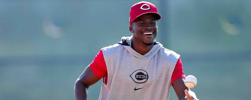 Giants claim reliever Reiver Sanmartin, OF Justin Dean off waivers