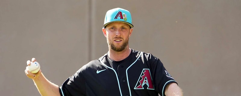 Merrill Kelly out as D-backs opening day starter after back injury