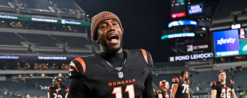 Bengals Bring Back QB Josh Johnson