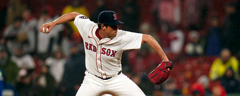 Red Sox outright Robert Stock