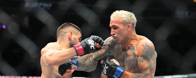 Charles Oliveira Thinks Masterclass Against Max Holloway Can Steal Title Shot from Lightweight Contenders