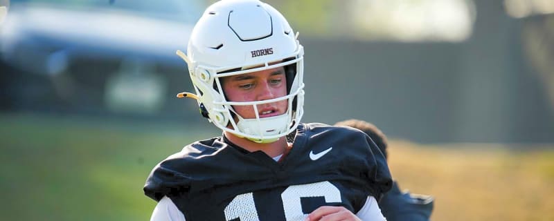 Arch Manning names the two NFL QBs whose film he studies