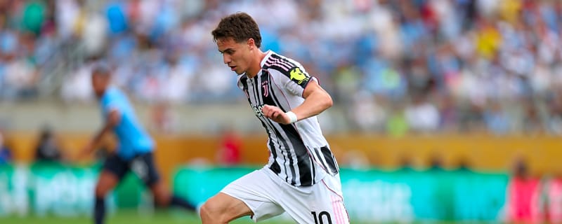 Juventus officially sign contract with star man linked to Manchester United