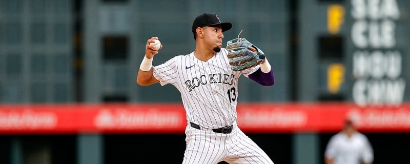 Rockies acquire Alan Trejo, plan to select his contract