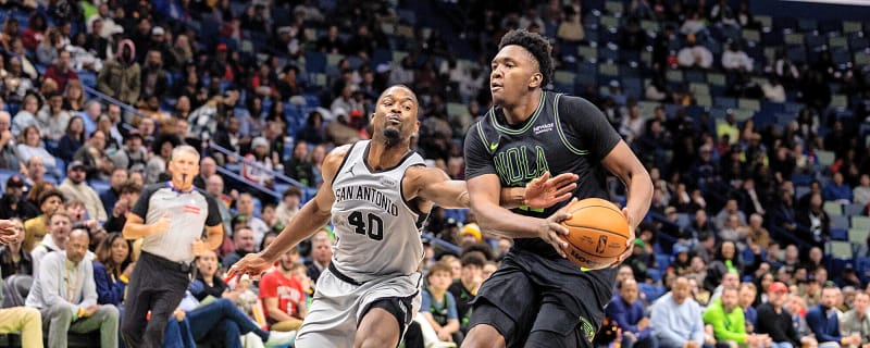 Spurs edge Pelicans, 135-132