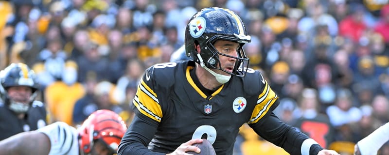 Aaron Rodgers Wants to Play Against Bears After Avoiding Surgery For Broken Wrist