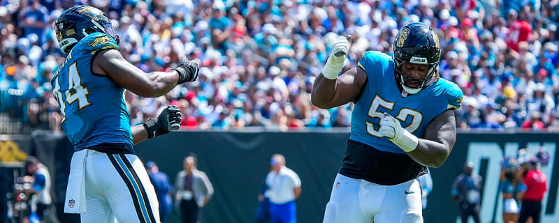 Jaguars Long Snapper Injury Brings Defensive Tackle In as Replacement in First Half