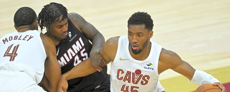 Donovan Mitchell outduels Davion Mitchell to take Game 2