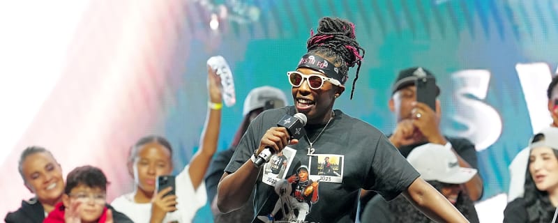 Chelsea Gray Is Defining What It Is To Be Legendary