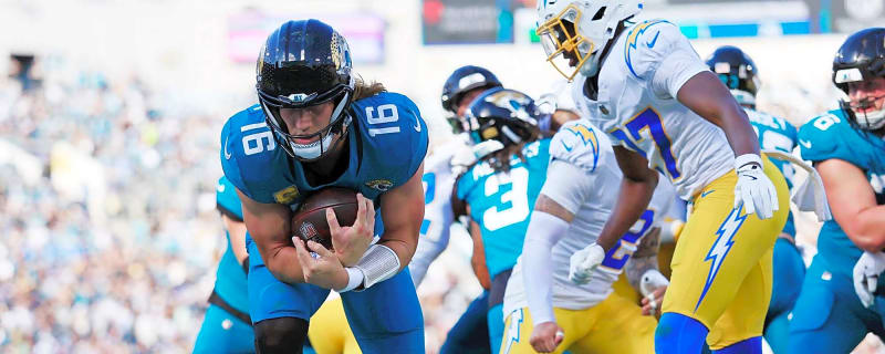Jaguars dominate Chargers, 35-6