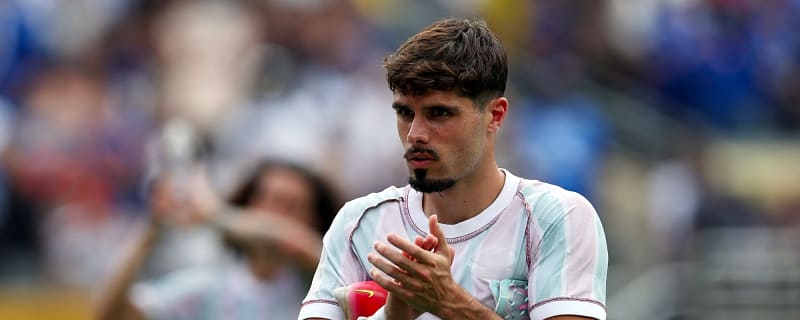 'I like a lot' – Pedro Neto reveals what’s impressed him behind the scenes about 'special' Chelsea star