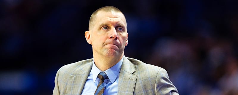 Kentucky Basketball Fans Call For Head Coaching Change After Latest Loss