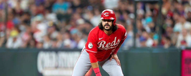 Reds make surprising decision on fan favorite