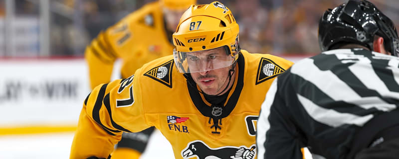 Penguins captain Sidney Crosby extends record streak