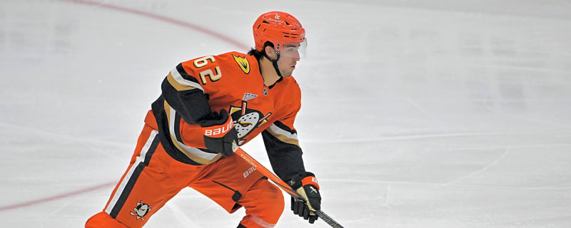 Ducks Re-Sign Nikita Nesterenko To Two-Year Deal