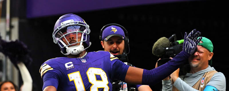 Vikings haven't lost at Soldier Field in more than 2,500 days