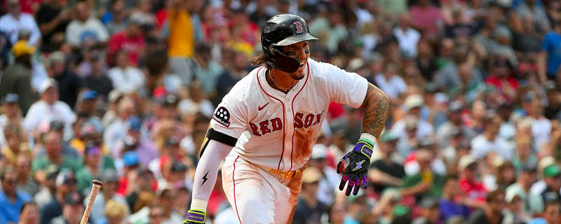 Jarren Duran signs very unusual item for fan