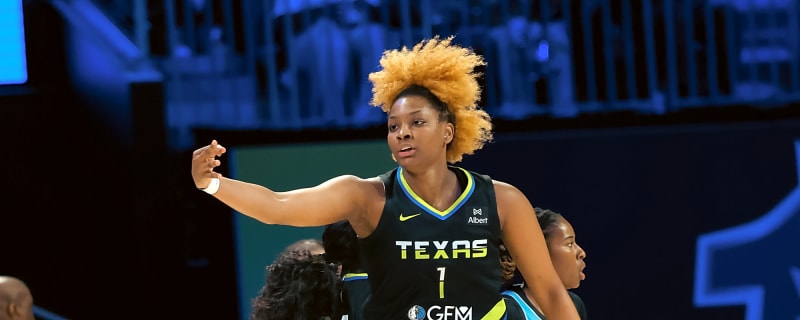 'We’re Right There': Dallas Wings Fall Short vs. Chicago Sky Despite NaLyssa Smith’s Season High, Sellout Crowd
