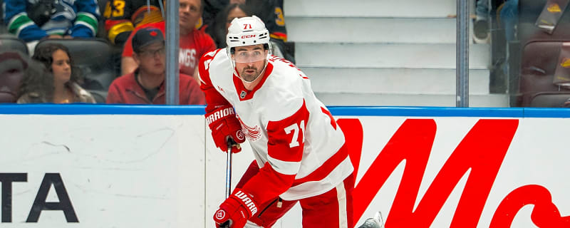 Larkin Won’t Play for Red Wings, GM to Address Media About Trade