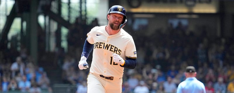 Milwaukee Brewers Get Unfortunate Update on Injury to 1B Rhys Hoskins