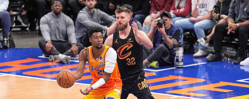  Cavs survive Hornets, win streak rolls to seven