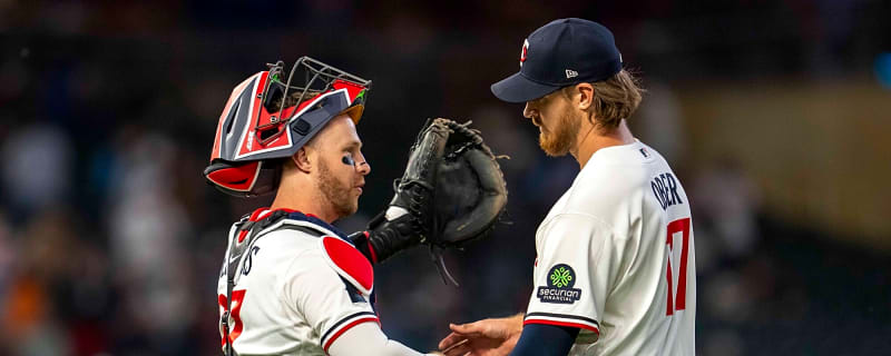 Two catcher trade candidates the Braves could target
