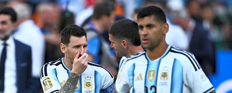 Argentina’s Cristian Romero appeared to snub Donald Trump during World Cup ceremony