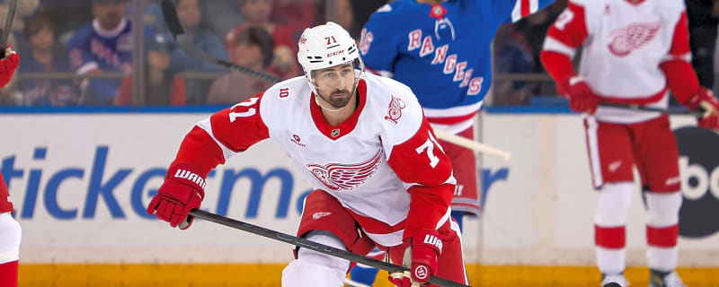 Analyst says Larkin needs to 'come around' on Canadiens trade